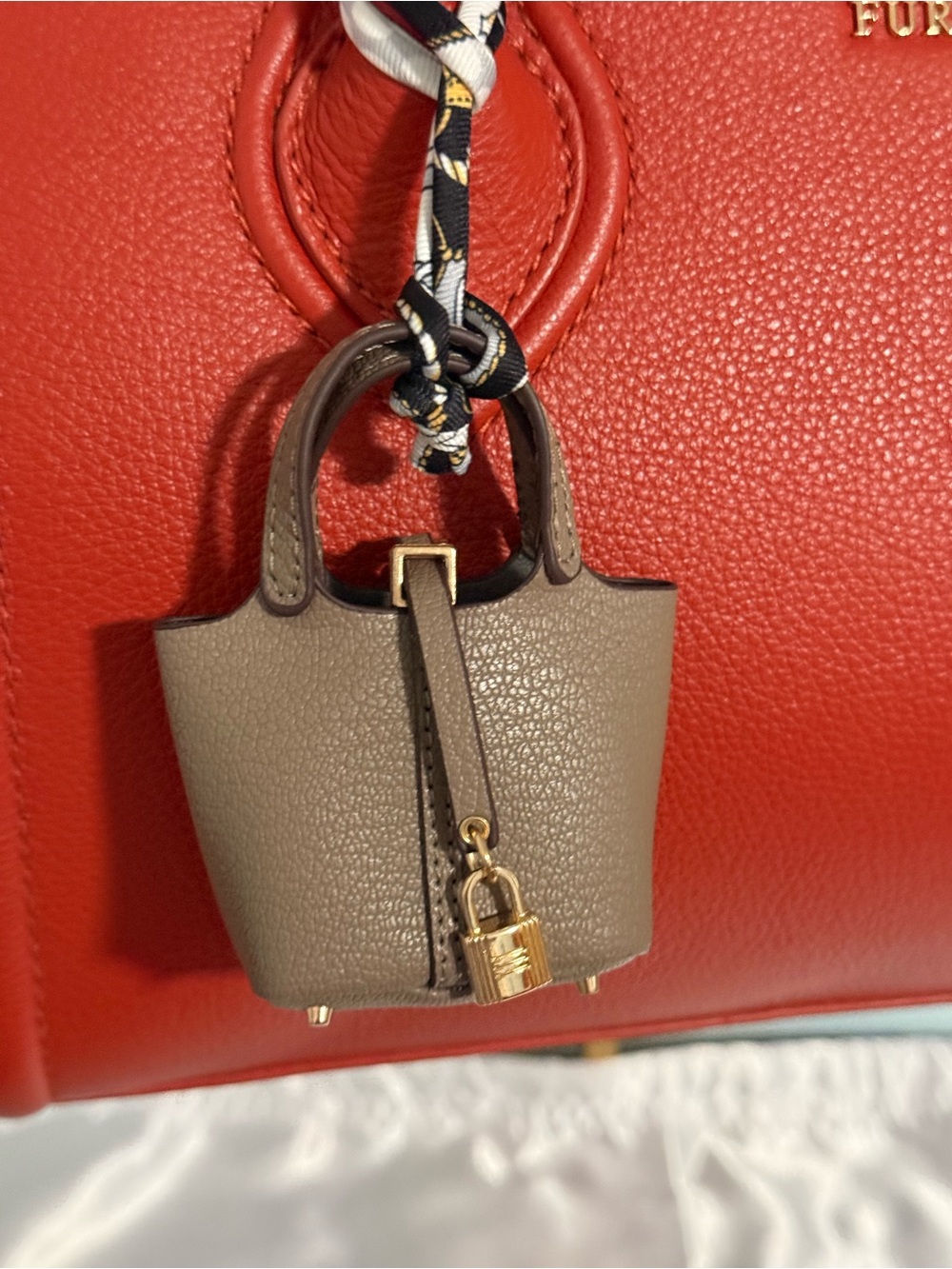 Furla Made in Italy 🇮🇹 Orange Leather Tote Bag with Free Bag Charm! NWOT - Picture 2 of 9